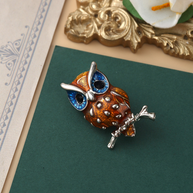 Retro Flower Alloy Inlay Artificial Gemstones Pearl Women's Brooches display picture 5