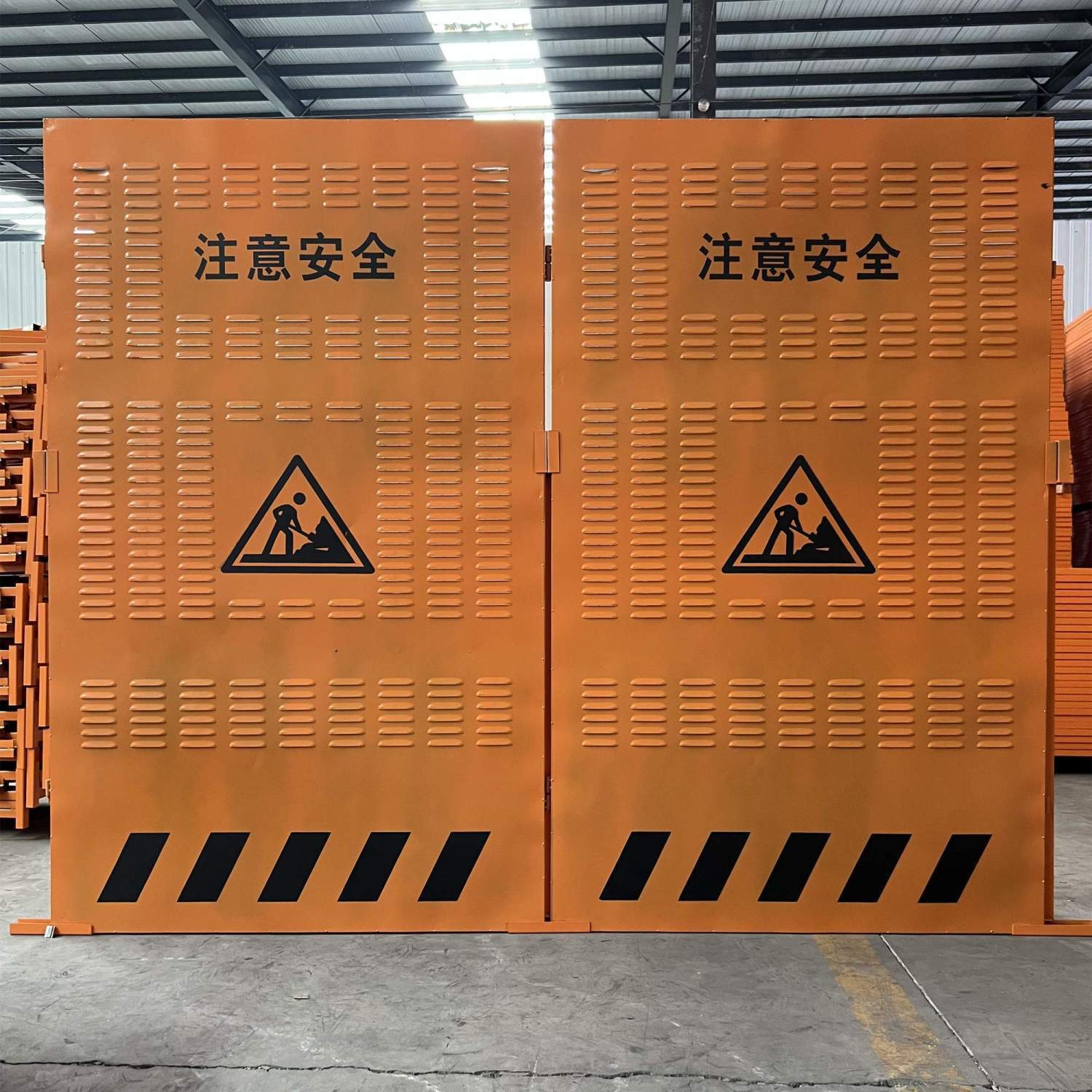 冲孔围挡沿海防风镀锌冲孔板适合市政交通车间工地隔离网围栏板