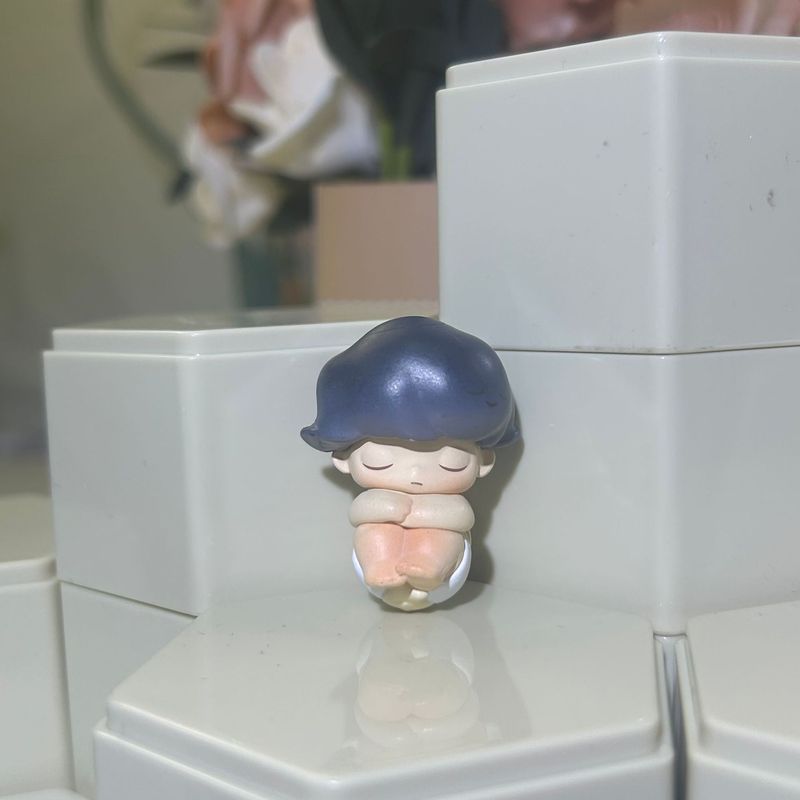 Dim Dimo モンキー ウィズ デュアル クリエイティブ ベイビー OO は、キーホルダー、携帯電話チェーン、キュートでトレンディなギフト オーナメントとして穴を開けることができます。|undefined