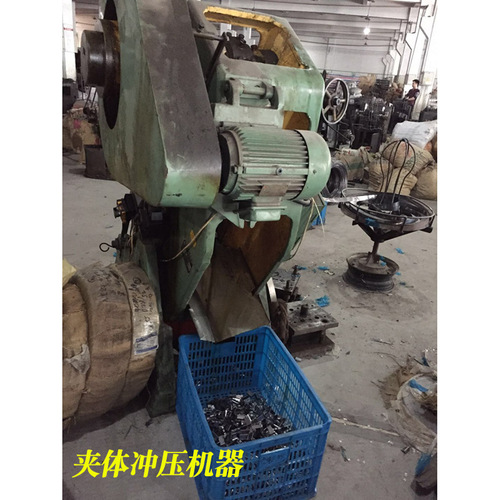 The dovetail clip factory specializes in the production of 32mm dovetail clips, black dovetail clips, 3# long tail clips, limited edition