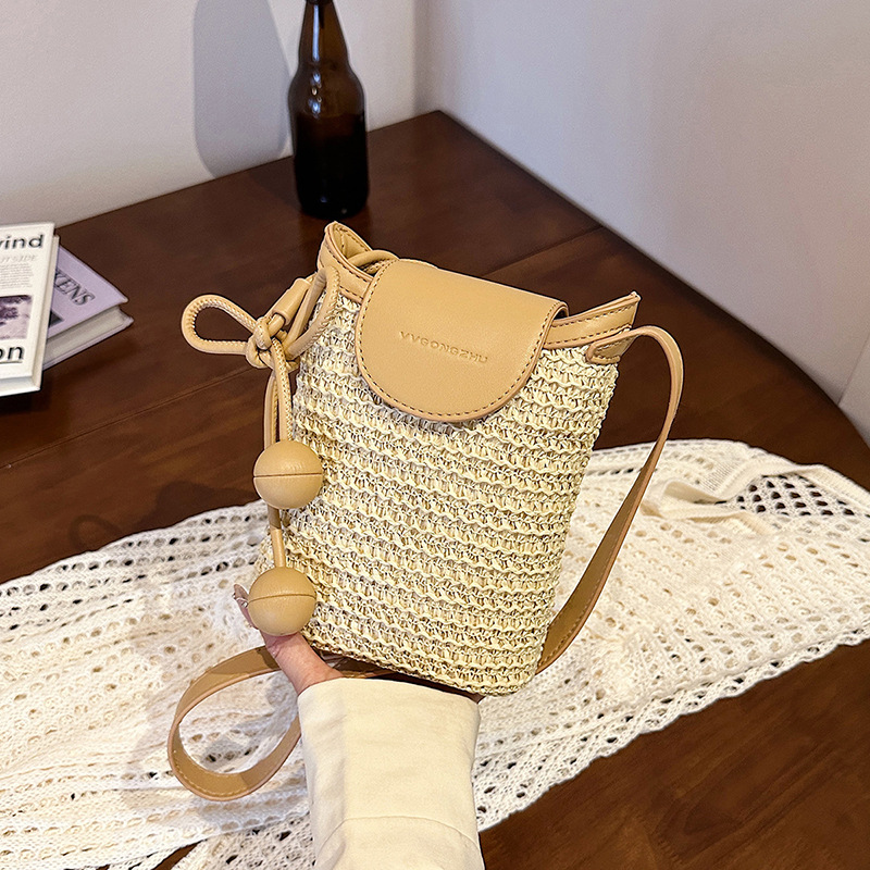 Bolso de paja coreano para mujeres 2026 verano nuevo tejido de hombro de tramo de moda casual bolso para teléfonos móviles