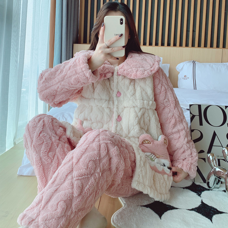 Maternity Winter Three-Layer Quilted Invisible Nursing Cover-Up Postpartum Clothing for Pregnant Women, Thickened Flannel Nursing Outerwear Loungewear