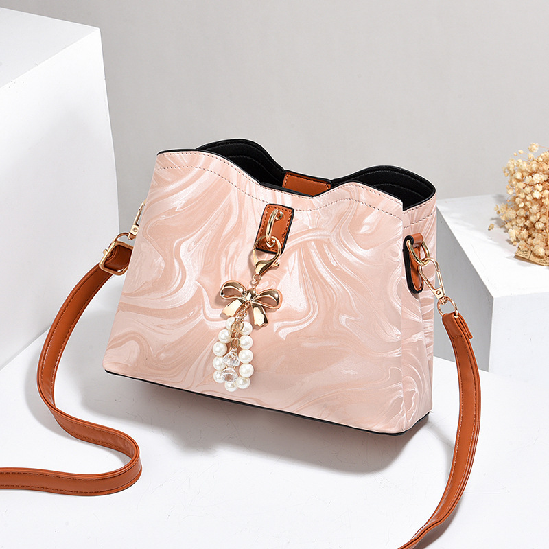 Mujeres versátiles nuevas bolsas de primavera y verano, bolsas de hombro, bolsas de mano, bolsas de mujer, moda coreana para mujeres. image 7