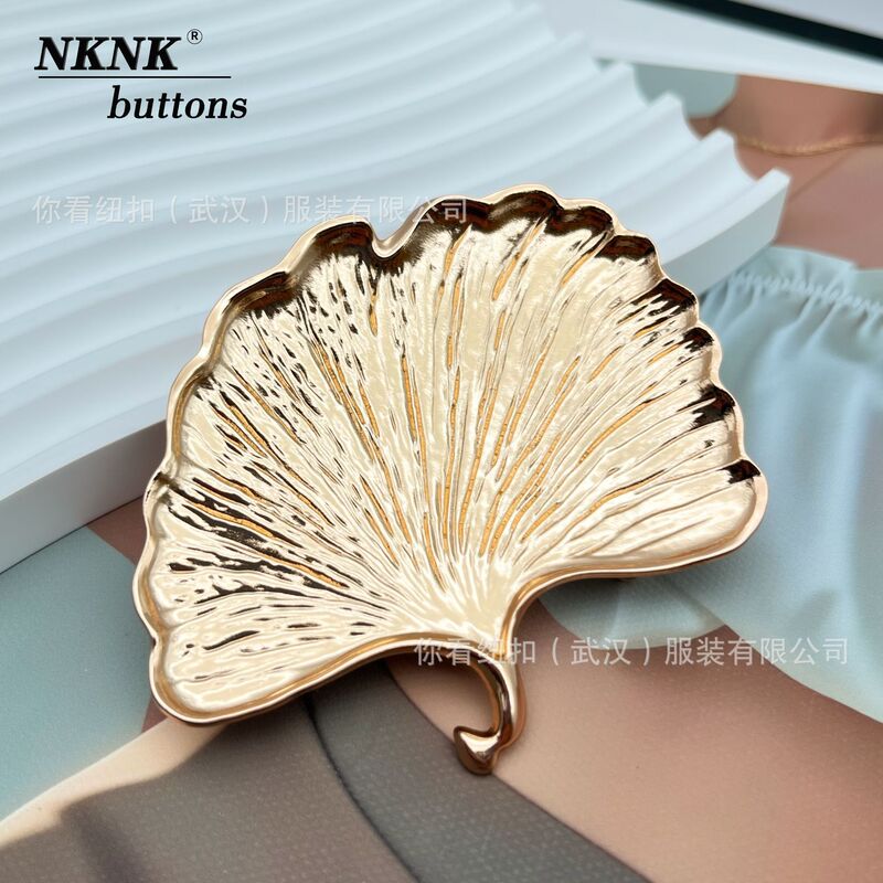French-Style Retro Ginkgo Leaf Metal Decorative Buckle, Fashionable Swimsuit and Lingerie Chest Connector Buckle, High-End Silk Scarf Buckle