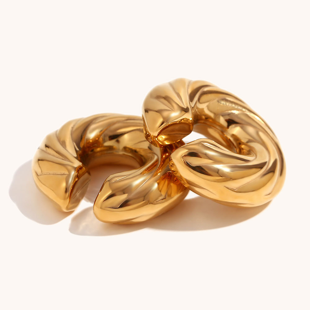 1 Pair Quantity PVD Coated Real Gold Plated Solid Color Stainless Steel Simple Style Waterproof Non Tarnish Ear Cuffs