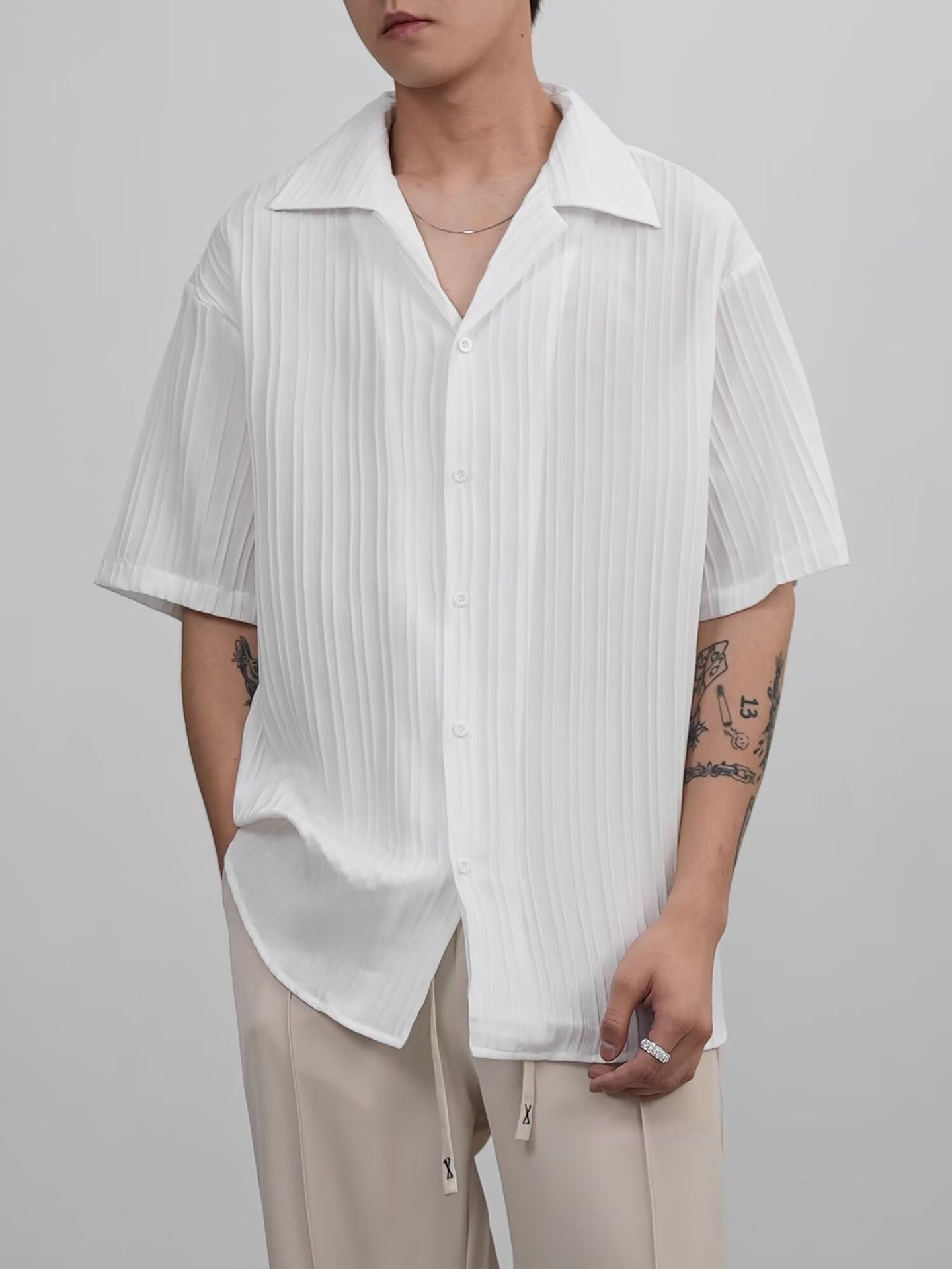 Herren Kurzarm Freizeithemd Mit Textur In Schwarz Weiss_voghion.com