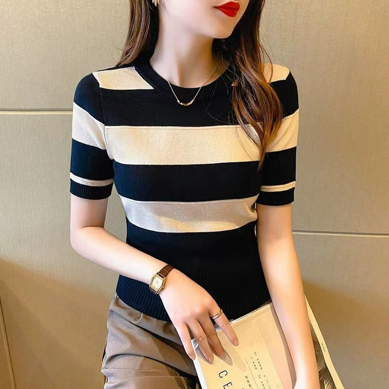 Fitted knitted summer short sweater, with short sleeve