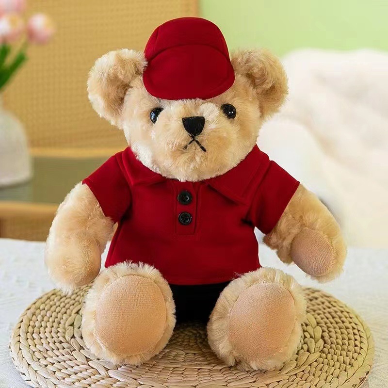 Ropa roja con sombrero