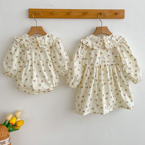 Sister-style Korean baby and toddler ruffle-neck romper with floral print for girls—perfect for spring and autumn.