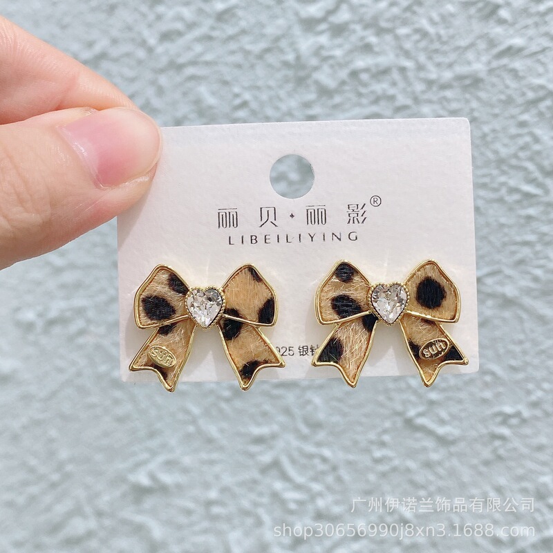 丽银/丽贝丽影早秋新款豹纹马毛系列棕色耳环几何造型925银针耳饰|undefined