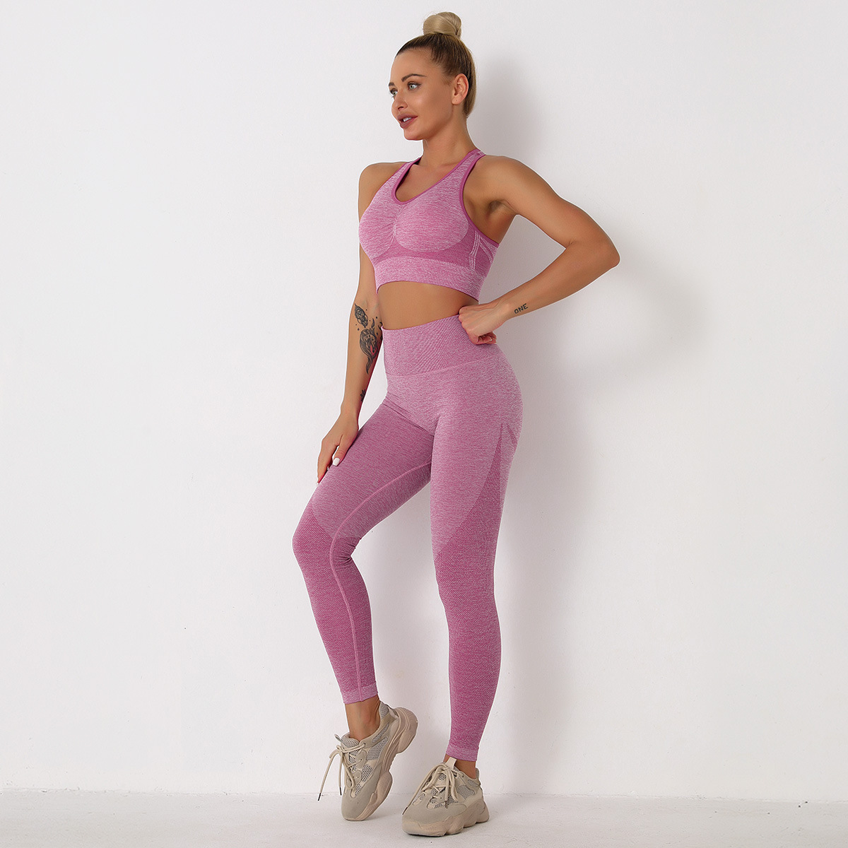 Conjunto de sujetador deportivo de sujeción ligera y legging de cintura ancha sin costuras NSLX48726