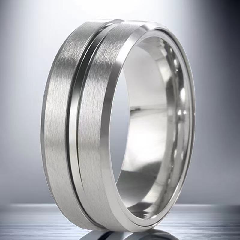 Anillo de acero inoxidable que no se desvanece ins moda masculina giratoria anillo de acero de titanio de nicho frío de los hombres liso