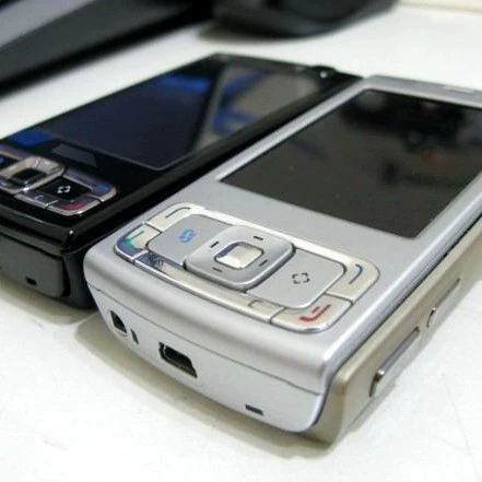 Смартфон с простым интерфейсом для младших школьников и пожилых, 3G