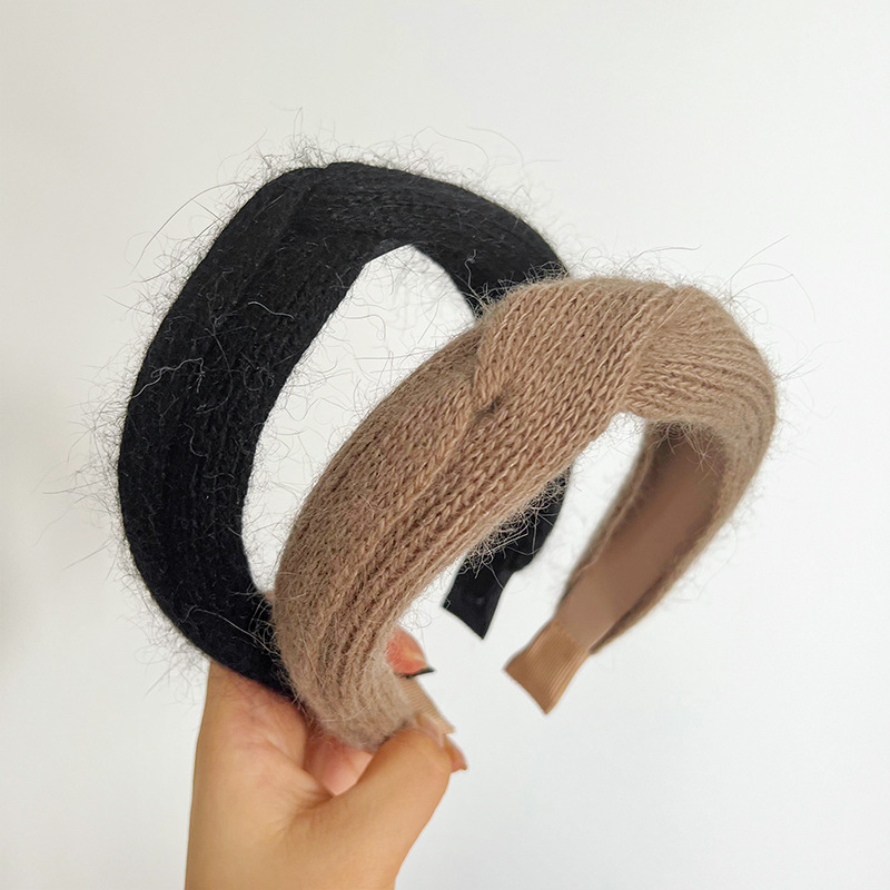 Lady Solid Color Knit Handmade Hair Band display picture 1