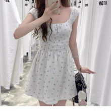 茶歇法式方领碎花连衣裙女夏季小个子收腰显瘦海边度假风a字短裙