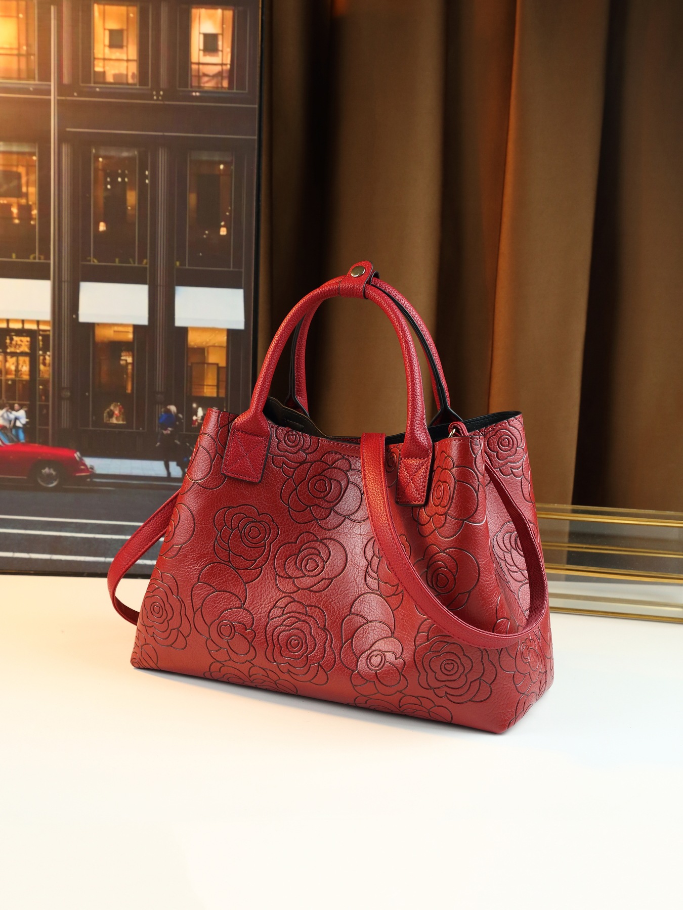 Borsa a secchiello a tracolla con stampa floreale elegante_voghion.com