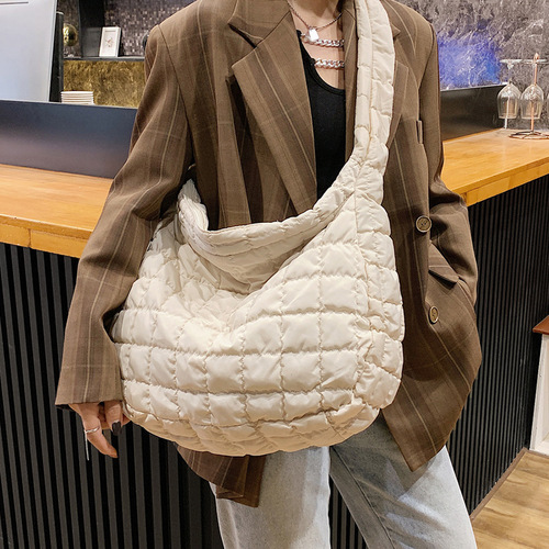 Wholesale bags, textured large-capacity bags, versatile women’s tote bags, dumpling bags, shoulder cross-body armpit bags