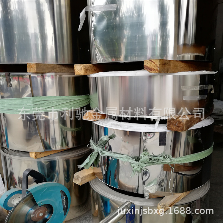 供应SUS202不锈钢带材 光面不锈钢带  五金冲压用材料可分条 免费