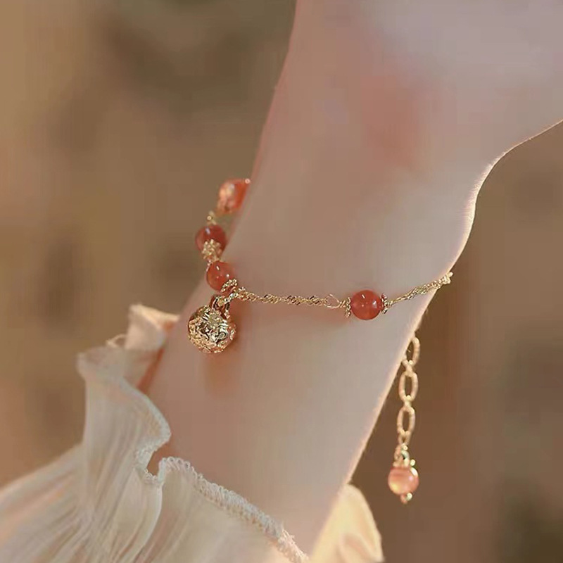 复制_新款红玛瑙手链网红夏季福气铃铛手串女高级.jpg