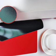 商品を持っているゲームの電気競争PORONはニワトリを食べます。