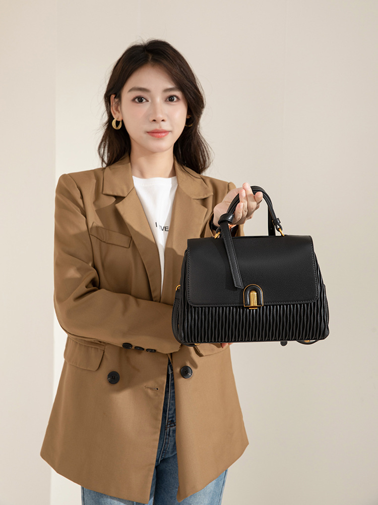 Fashionable Women's Handbag Large Capacity Soft Leather Crossbody_voghion.com