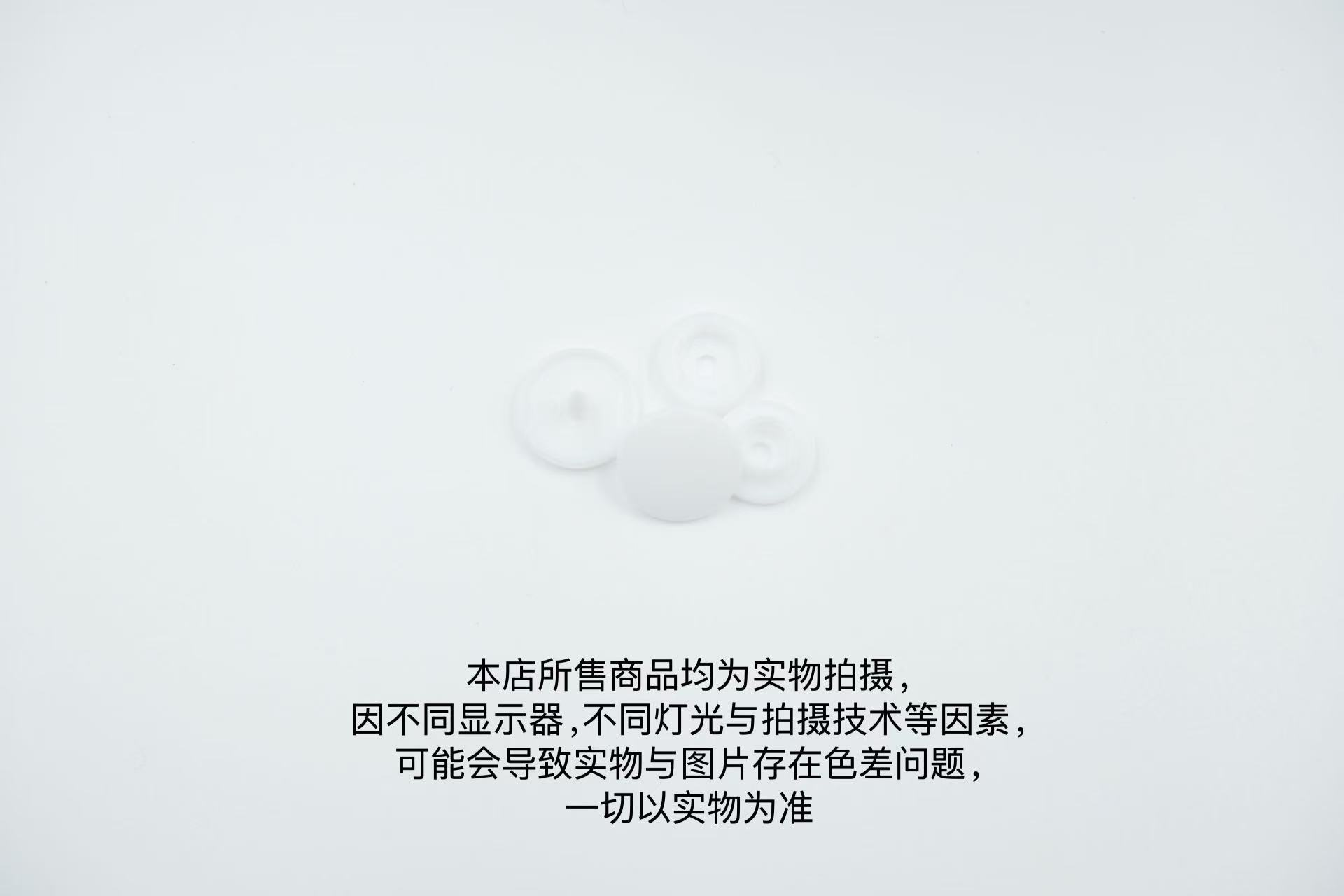 T5 botones de plástico de cuatro colores botones de resina botones de ropa de bebé botones de ropa de niños botones de mano