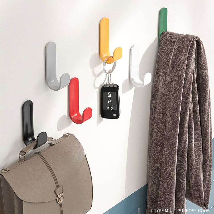 Gancho en forma de J, fuerte gancho de ropa en la parte posterior de la puerta sin perforación, gancho adhesivo de plástico en la pared de la cocina