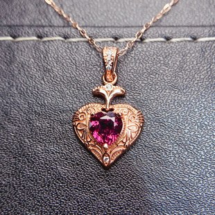 Factory wholesale explosions natural garnet pendant S925 silver inlaid main stone 6*6 selling Europe and the United States a generation of hair