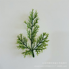 亚马逊货源仿真绿植松柏水草圣诞树藤条松枝配件塑料松柏叶枝PE叶