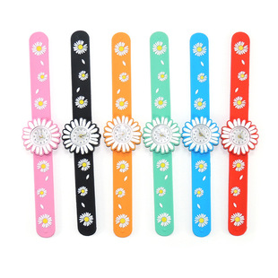 2025 New Children's Cartoon Luminous Watch Silicone Quartz Watch Cute Chrysanthemum Snap Ring Pat Watch Wristband