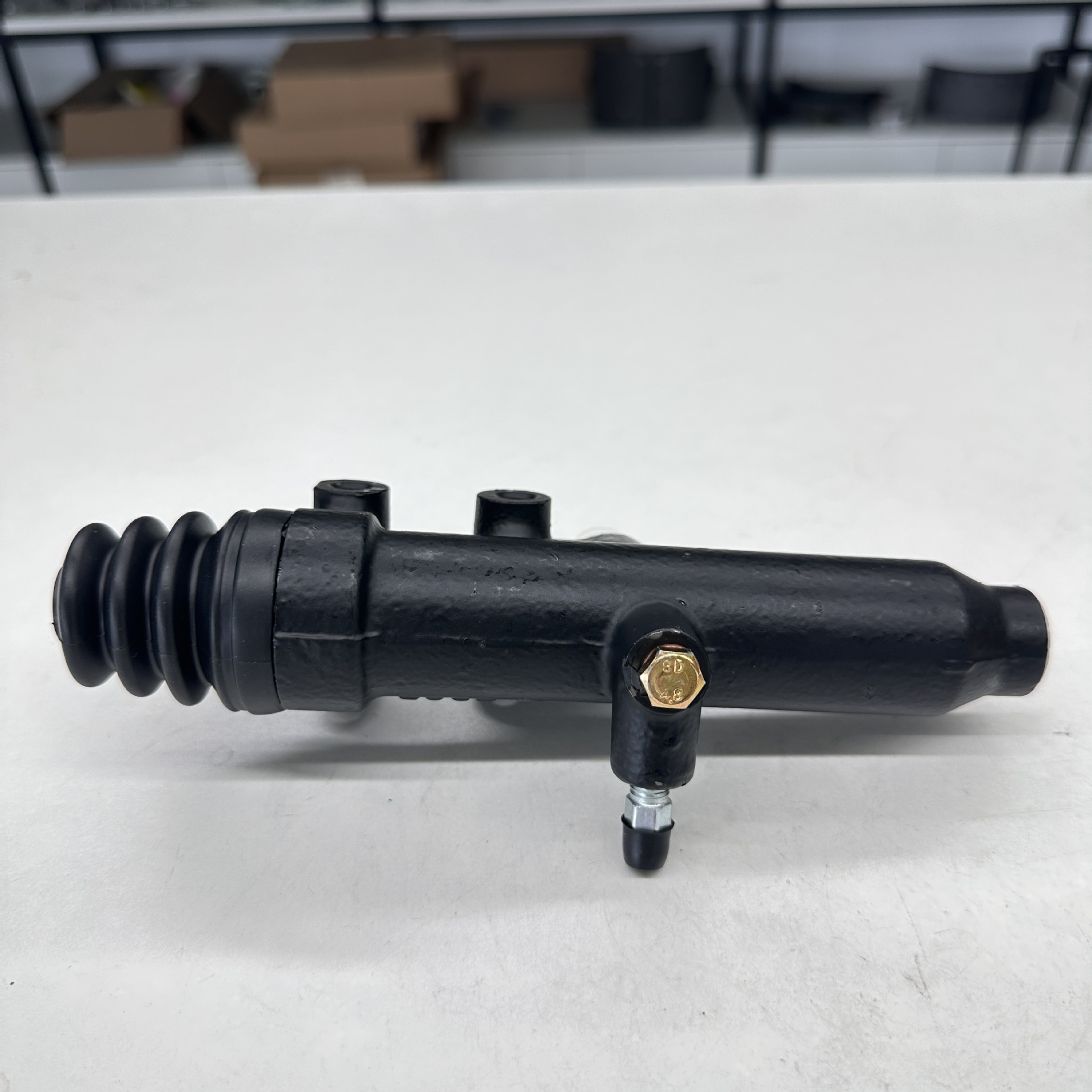 Suitable for Mercedes-Benz Truck Clutch Master Cylinder 0012950806 0012953006