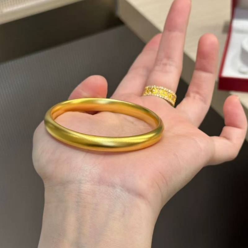 24K Gold-Plated Traditional Style Bracelet with a Smooth Surface, Solid Bracelet for Women, Jewelry for Weddings, Imitation Gold 24K Gold-Plated Traditional Style Bracelet with a Smooth Surface, Solid Bracelet for Women, Jewelry for Weddings, Imitation Gold