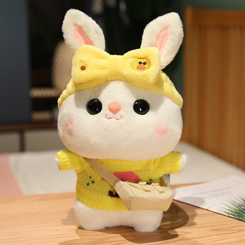 Yellow sweater, bag, hairgrip with bow, headband