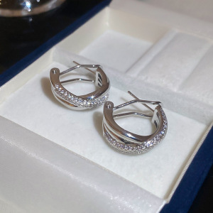 9 ¿ Silver Needle zircon x Cross Fashion Orejeras