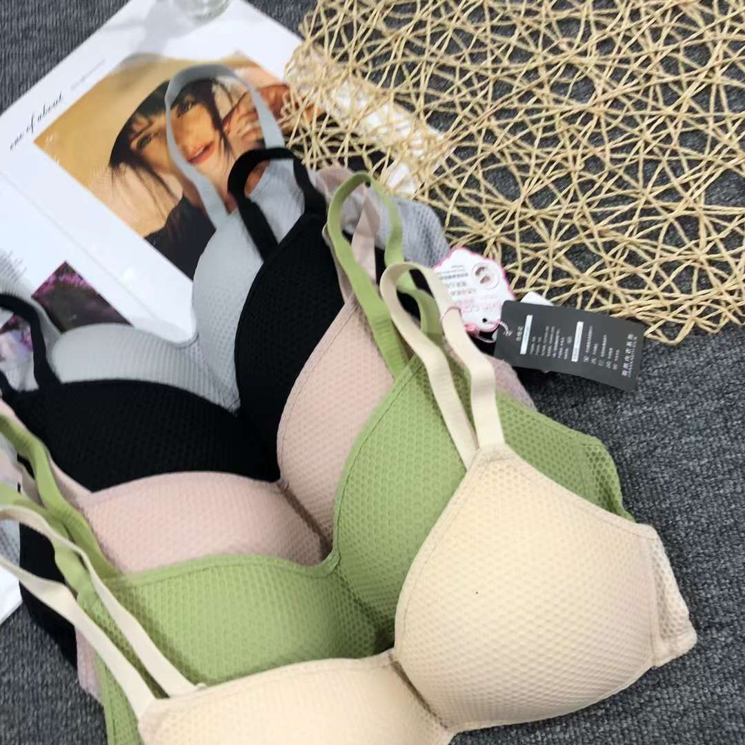 Exterior solo nuevo brillante ropa interior sin costuras medio grueso de alta calidad se reunieron multi-color multi-tamaño sujetador inalámbrico al por mayor