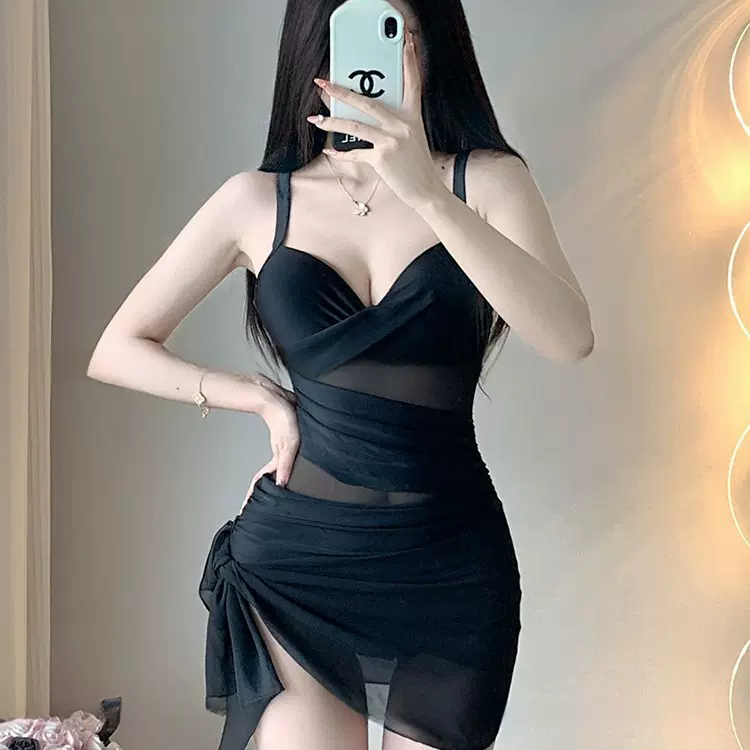 高级感连体泳衣女夏温泉保守个性复古连体遮肚显瘦沙滩聚拢泳装