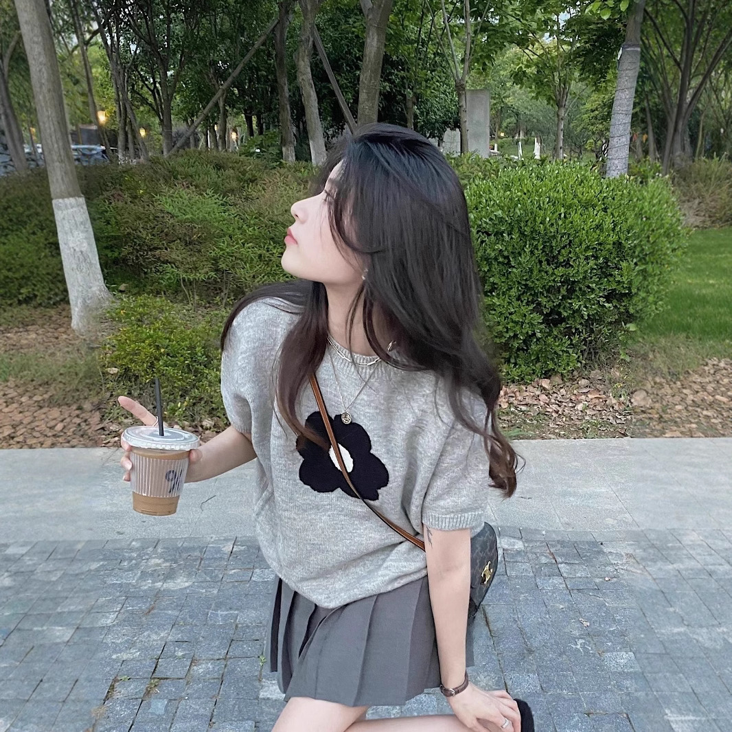 Summer fashionable thin knitted sweater
