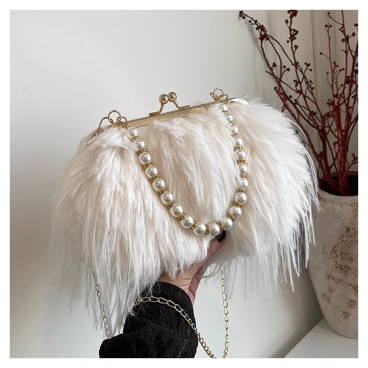 Exquisite furry plush bag messenger bag for women 2024 new autumn and winter plush bag pearl chain handbag_voghion.com