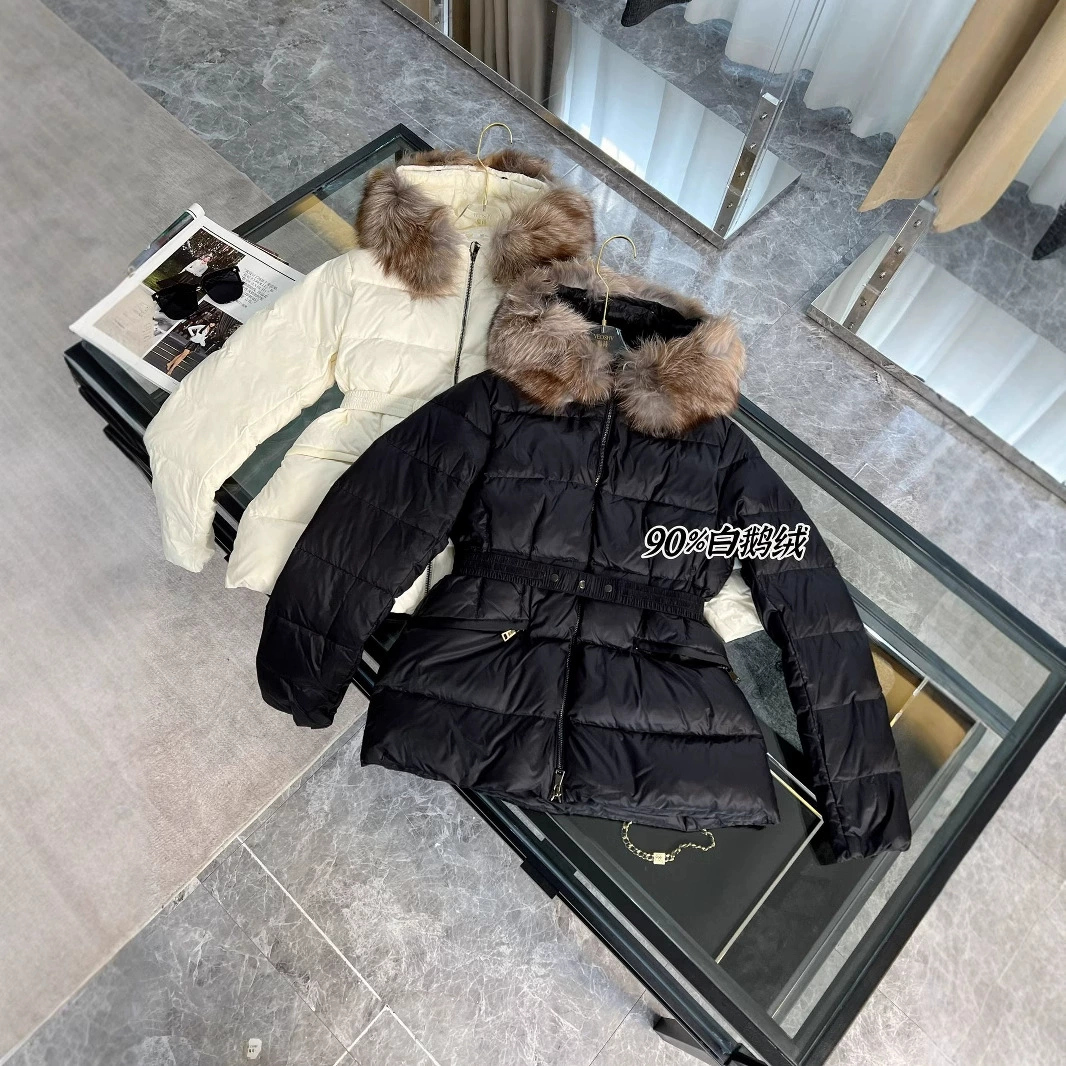95 Новый национальный стандарт белый гусиный пуховик с коротким шерстяным воротником серебристый лис женский 2024 новый тонкий талия тонкое пальто