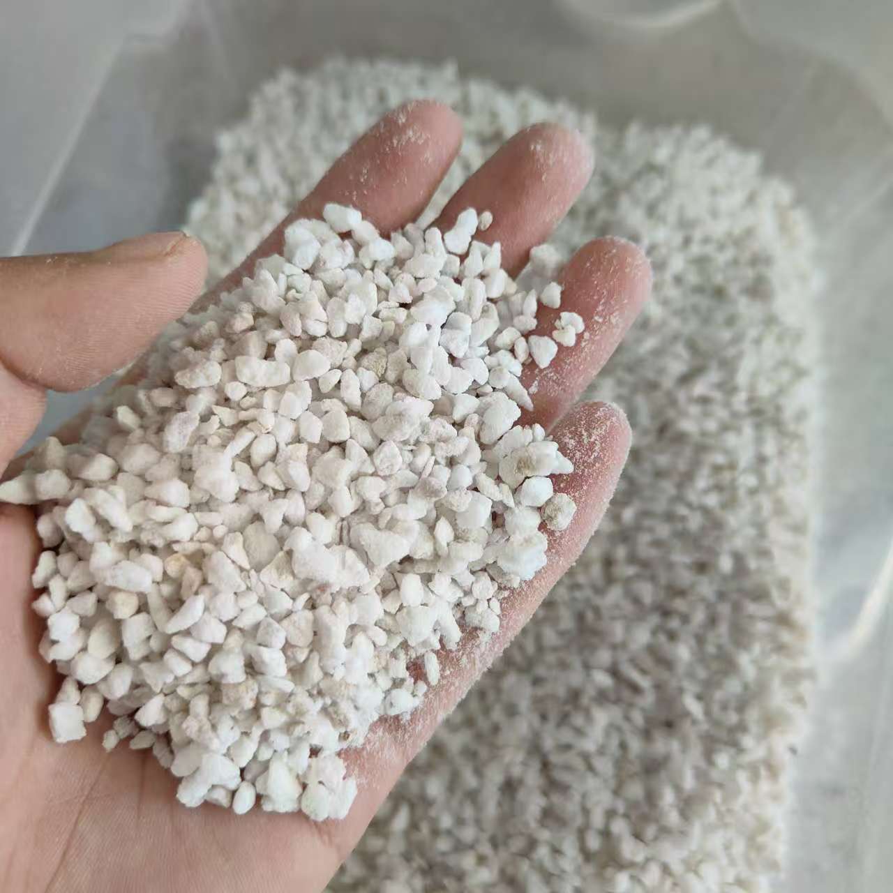 批发珍珠岩基质拌土造纸制香用杂木园艺花卉蔬菜栽培用微珠填充