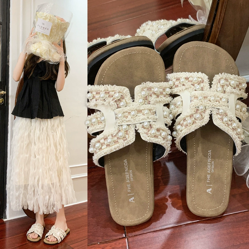 Xiaixiangfeng жемчужные тапочки женская одежда на улице 2025 летом новый плоский фон мода для отдыха на пляже