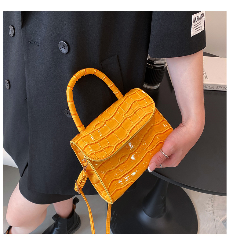 Nihaojewelry Korean Style Steinmuster Kette Schulter Messenger Handtaschen display picture 15
