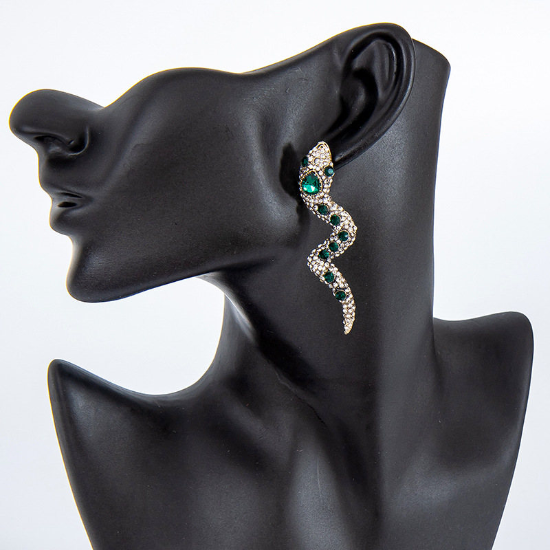 Retro Fashion Animal New Personality Creative Diamond Emerald Snake Earrings display picture 3