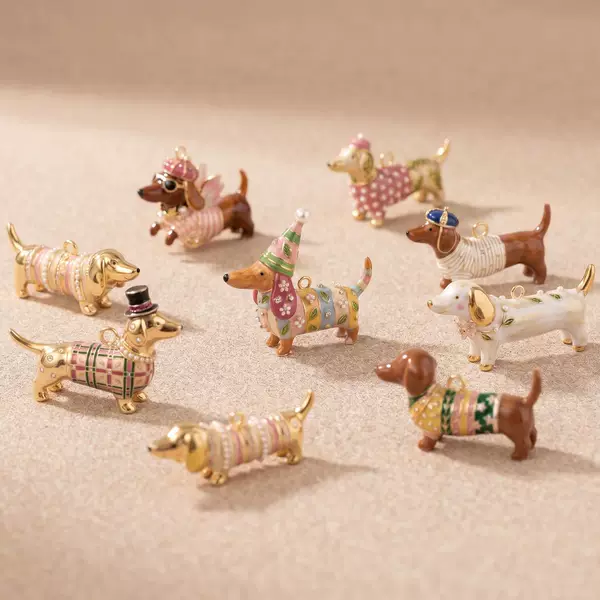 Cross-border best-selling colorful dachshund dog pendant, cute cartoon dog accessory with clothes, DIY bracelet and necklace decoration