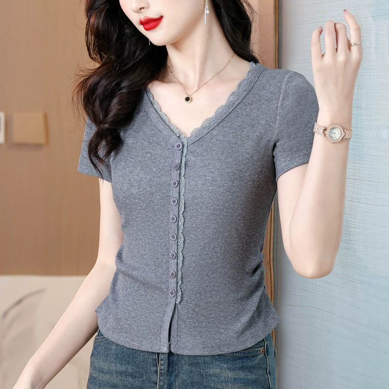 Женская модная летняя футболка 2025 года, французский V-образный вырез, кружевные вставки, однобортная, короткий рукав, стройнящий силуэт