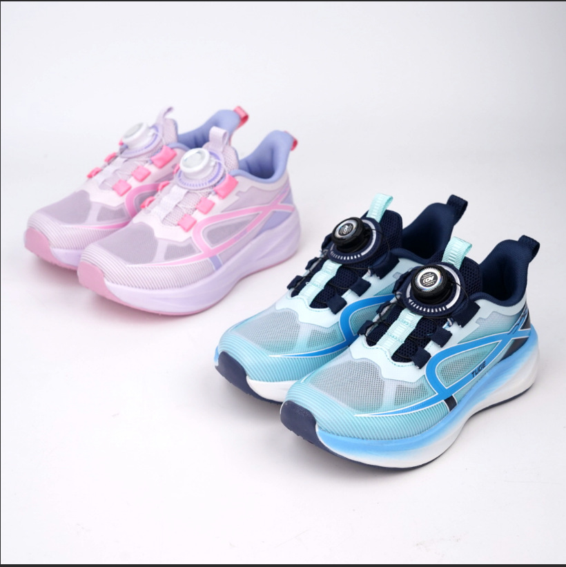 Autumn mesh breathable lightweight running sneakers for leisure