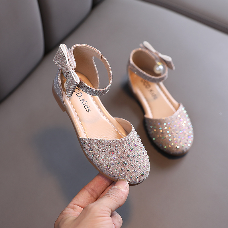 Zapatos de cuero para niños 2021 primavera nuevo estilo coreano Zapatos de una sola capa para niñas Pearl Rhinestone zapatos de princesa lindos para niños pequeños