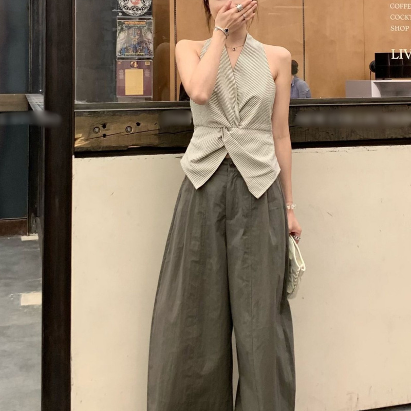 韩系套装新款2025时尚设计感挂脖背心无袖扭结露肩V领上衣女条纹|undefined