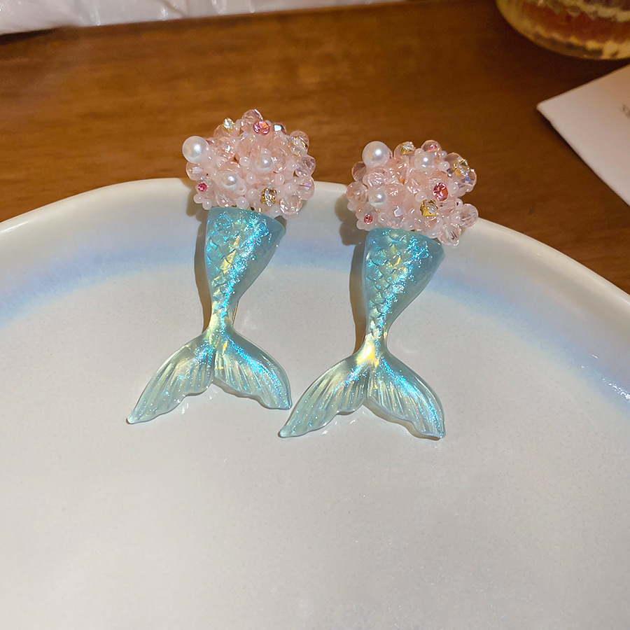 Pendientes de cola de pez racimo de flor de perla de resina de aguja de plata conjunto de horquillas pequeñas y exquisitas de moda joyería de lujo ligero de alta gama