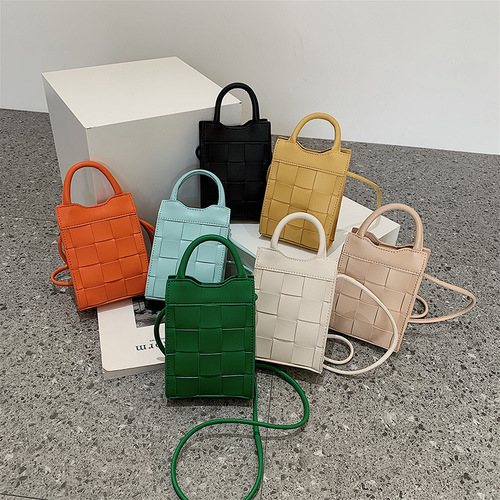 Woven mobile phone bag for women 2024 spring and summer new style handheld small square bag Korean version personalized one-shoulder cross-body bag for women cross-border